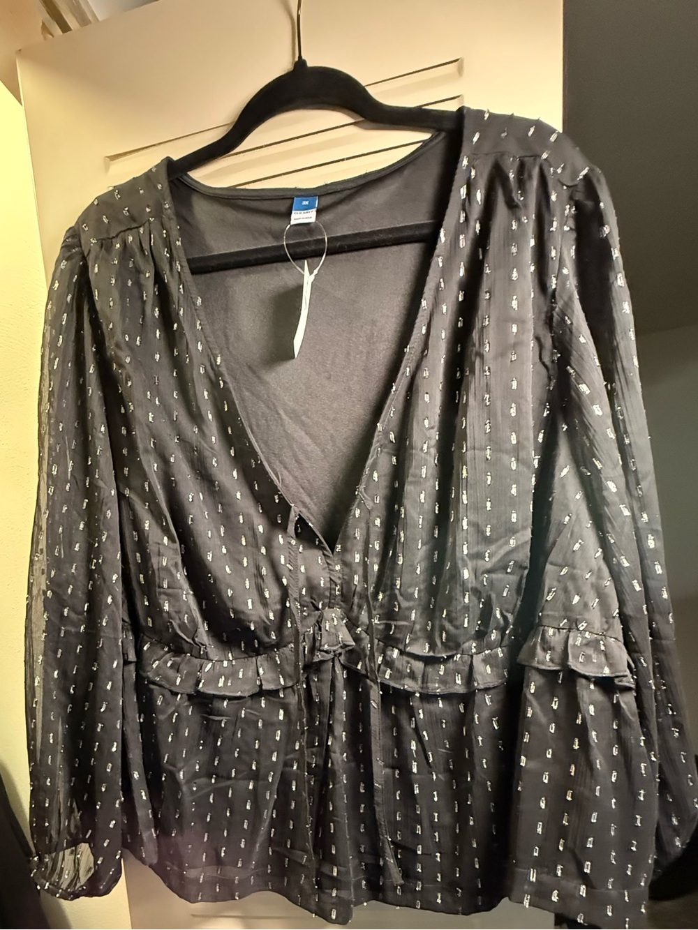 Old Navy Black V-Neck Long Sleeve Tie-Front Blouse with Silver Dot Print